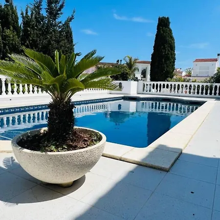 度假居 Casa Con Piscina Y Amarre Soleada *