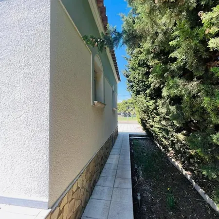 Casa Con Piscina Y Amarre Soleada Empuriabrava