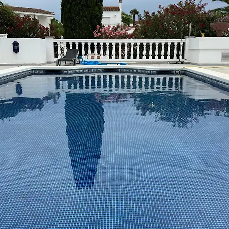 Casa Con Piscina Y Amarre Soleada * Empuriabrava