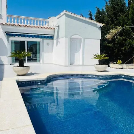 Casa Con Piscina Y Amarre Soleada Holiday home