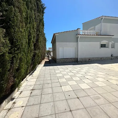 Holiday home Casa Con Piscina Y Amarre Soleada *